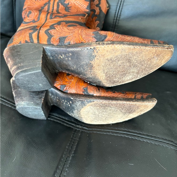 Beautiful hand tooled, Lucchese cowboy boot. ￼ - Picture 4 of 5